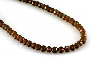 Náhrdelník z broušeného granátu almandin QA,mírně nepravidel-kuličky cca 3 mm, stříbro Ag 925/1000, nádherná barva (GR4236B)