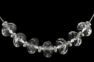 Originální minimalistický náhrdelník z broušeného křišťálu QA na lanku (KR275S)