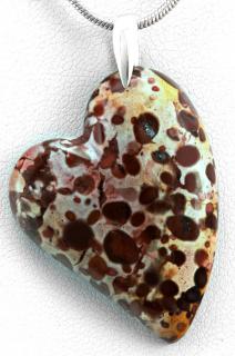 Originální přívěsek z leopardího jaspisu z Brazílie QA, rhod. stříbro Ag 925/1000, srdce cca 33 x 25 mm (JL3714P)