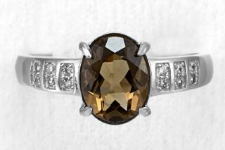 Stříbrný prsten (Ag 925/1000) s broušenou záhnědou QAA, vel. kamene cca 10 x 8 mm (ZA6657R)