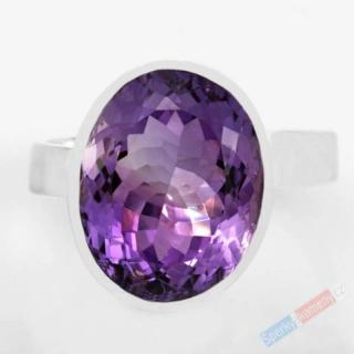 Stříbrný prsten (Ag 925/1000) s broušeným ametystem QAA, vel. kamene cca 17 x 13 mm, nádherná barva a brus (AM9077R)
