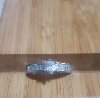 57vel prsten zásnubní 3,5gr (Zásnubní prsteny se zirkony likvidace skladu)