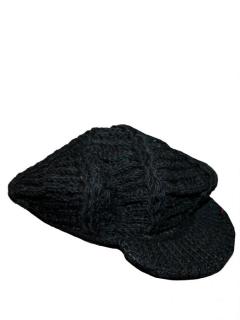 Dámská vlněná čepice se kšiltem černá