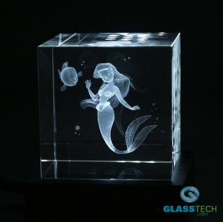 3D mořská panna ve skleněné krychli 60 mm (Laserovaná 3D mořská panna ve skleněné kostce 60 x 60 x 60 mm)