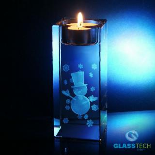 3D sněhulák s vločkami ve skleněném svícnu 50 x 50 x 120 mm (Laserovaná 3D sněhulák s vločkami ve skleněném hranolu 50 x 50 x 120 mm)