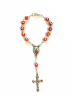 Růženec do auta – oranžová perla 6 mm (S medailkou svatého Kryštofa)