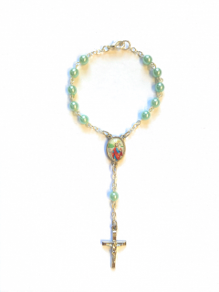Růženec do auta – zelená perla 5 mm (S medailkou svatého Kryštofa)