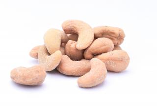 Kešu ořechy pražené, solené W320 Hmotnost: 1000 g