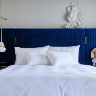 Aurora - Set na manželskou postel - Bílé povlečení z perkálu 2 ks 50 x 70 cm, 1 ks 200 x 200 cm