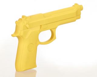 Gumová žlutá tréninková pistole