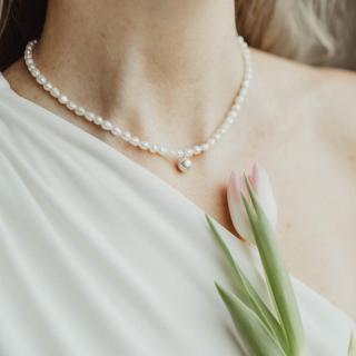Náhrdelník Luxury Pearls s kuličkou Délka náhrdelníku: 40 cm