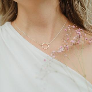 Nárhdelník Karma Barva materiálu: Stříbro 925/1000