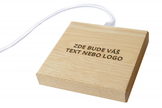 MIN PAD SQUARE - Váš text - Bezdrátová nabíječka dřevo: Jasan, barva kabelu: Bílá