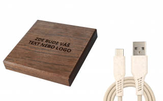 MIN PAD SQUARE - Váš text - Bezdrátová nabíječka dřevo: Ořech, barva kabelu: Kompostovatelný kabel z pšeničné slámy