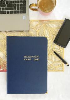 Rezervační kniha 2023, um. kůže Barva desek: modrá, Jazyk: Česky, Kovové růžky: bez doplňků
