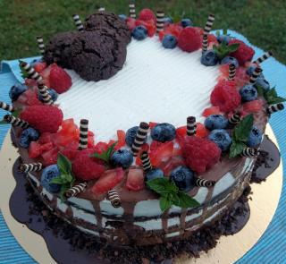 Bezlepkový lehký dort s ovocem, mascarpone a šlehačkou malý 8ks