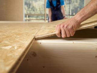 OSB 3 deska KRONOSPAN 22x625x2050 mm s pero/drážkou - 233,6 Kč/m2 bez DPH (1 ks = 1,281 m2 = 299,24 Kč bez DPH)