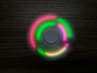 Fidget Spinner LED červený  7cm  (TOP KVALITA)