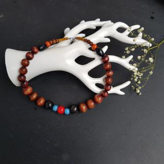 "Bubbles 5" Náhrdelník chocker (dřevo)