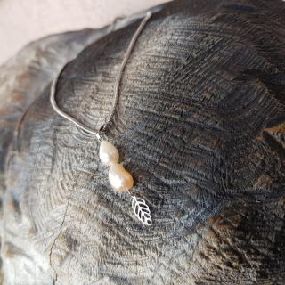 Niky  Náhrdelník (nerezová ocel, říční perly)