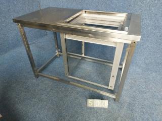 Výdejní stůl s vestavěným zásobníkem košů 500x500, příprava pro obklad ze 3 stran, odkládací plocha 530mm