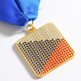 Medaile FLAYING FLAG 2020 - zlatá