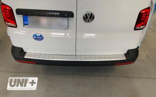 Ochranný kryt zadního prahu eloxovaný ALU. – Volkswagen Transporter T6 (rv. 2015-)