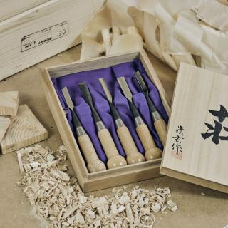 Sada japonských ručně-vyráběných řezbářských dlát SEIGEN SAKU SOU na výrobu houslí - 5 kusů