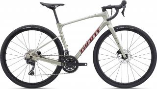 Giant Revolt Advanced 2 Golden Haze 2024 Velikost rámu: M, Průměr kol: 28" (700C), Výška rámu: (47 cm)