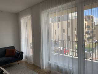 Vitrážová jemná nežehlivá záclona 626/601