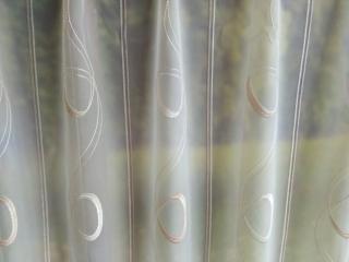 Vyšívaná vitrážka Laura s barevným vzorem, 60 cm