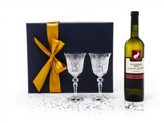 BOHEMIA CRYSTAL Víno v dárkovém balení, lahev značkového Rulandského vína a 2ks. broušených sklenic