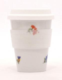 Český porcelán Dubí Pohárek To Go s víčkem a páskou objem 310ml házenka
