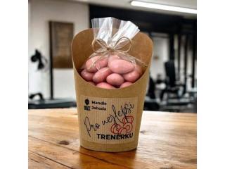 PRO TRENÉRKU Mandle v jahodovém jogurtu v celofánku a kelímku 180g
