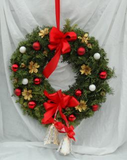 Vánoční věnec červený přírodní s ozdobou  k zavěšení 35  (Průměr 35 cm)