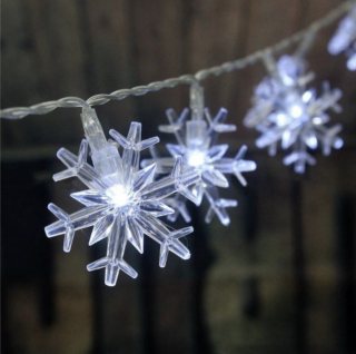 Vánoční světelný řetěz ve tvaru sněhové vločky - 6 barev Barva: Studená bílá, Délka: 12 metrů - 100 LED Diod