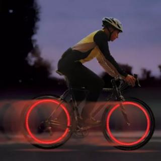 Voděodolná LED světla na kola (2 ks) FLASHWHEELZ Barva: Červená
