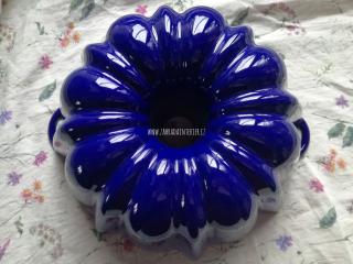 Litinová forma na bábovku velká tmavě modrá Gurmetina