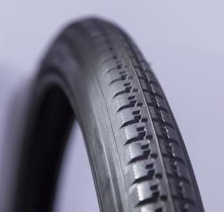 Plášť CST C245N drát 26x1 3/8 (37-590) černý