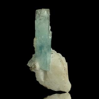 Akvamarín  z Pákistánu krystal: 56x15mm
