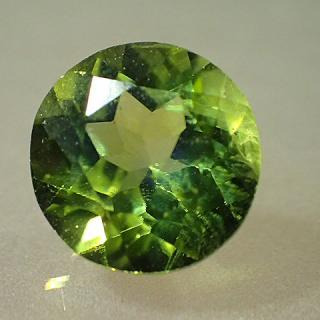 Peridot z Pákistánu 7mm Váha: 1.46ct