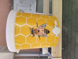 Stáčecí nádoba na 40 kg medu plastová Včela