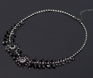 Dámský luxusní náhrdelník Crystal Flower Druh barvy: Černá