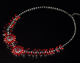 Dámský luxusní náhrdelník Crystal Flower Druh barvy: Červená