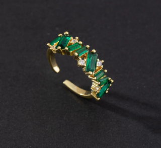 Dámský pozlacený nerezový prsten se zelenými krystaly