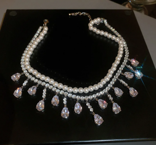 Dvouvrstvý choker náhrdelník s perlami - postříbřený