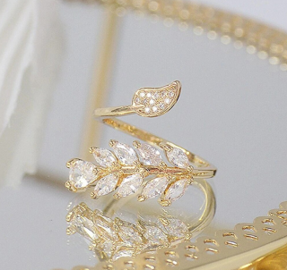 Elegantní dámský prstýnek se zirkony Gold Leaf