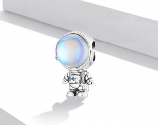 Korálek Astronaut s měsíčním kamenem - Stříbro 925