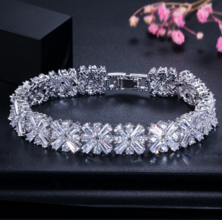 Luxusní dámský náramek  SNOWFLAKE DIAMOND - bílé pozlacení