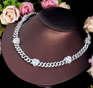 Luxusní náhrdelník choker Srdce - bílé pozlacení